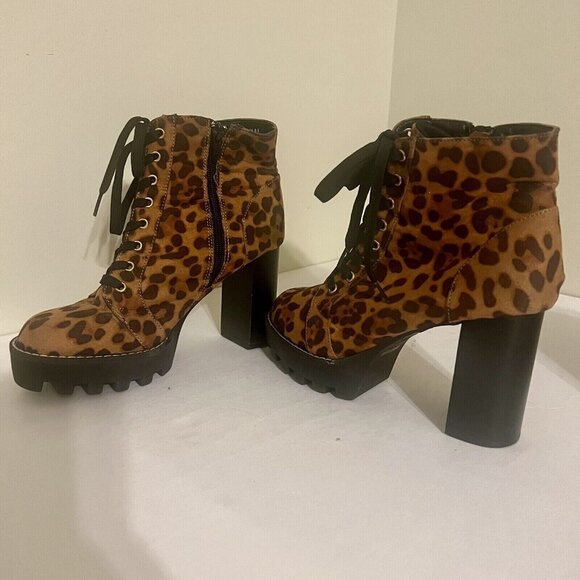 Bamboo Womens Platform Chunky Heel Boots Sz 8.5 Chunky Leopard Print Lace Up - Picture 5 of 9